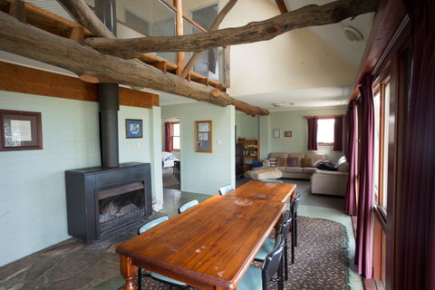 Hawkesbury Heights YHA - Airlie Beach Holiday 7
