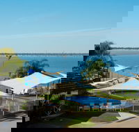 Lake Edge Resort - Airlie Beach Holiday