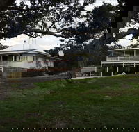 Loughmore House and Cottage - Airlie Beach Holiday