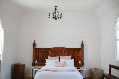 Old White Church Bed And Breakfast - Airlie Beach Holiday 2