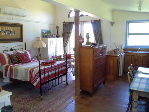 Runnymeade Studio B&B - Airlie Beach Holiday 2