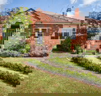 The Yellow Door Guesthouse - Airlie Beach Holiday