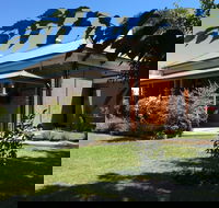 The Old Milltown Police Station B and B - Airlie Beach Holiday