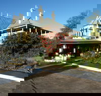 Airlie House Motor Inn - Airlie Beach Holiday