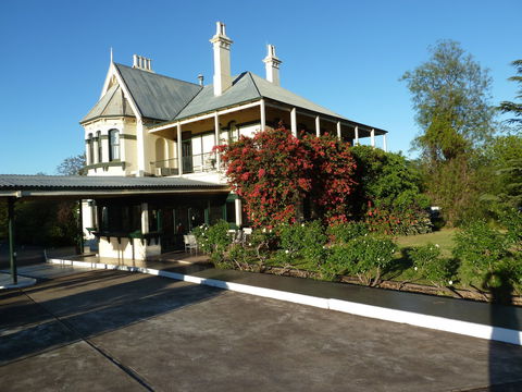 Airlie House Motor Inn - Airlie Beach Holiday 0