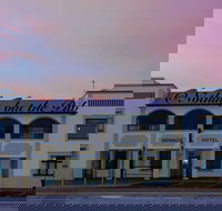 Meningie Hotel - Airlie Beach Holiday