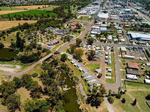 Paradise Tourist Park - Airlie Beach Holiday 0