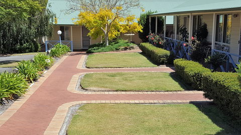 Park Avenue Holiday Units - Airlie Beach Holiday 1