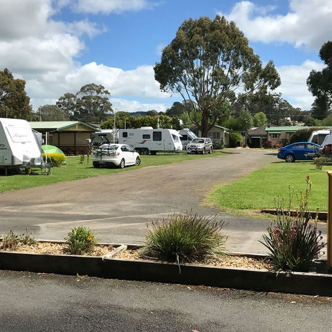Prom Central Caravan Park - Airlie Beach Holiday 1