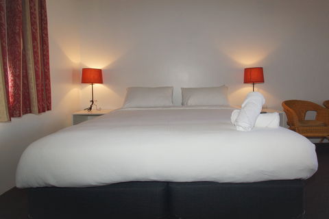 Seaton Arms Motor Inn - Airlie Beach Holiday 2