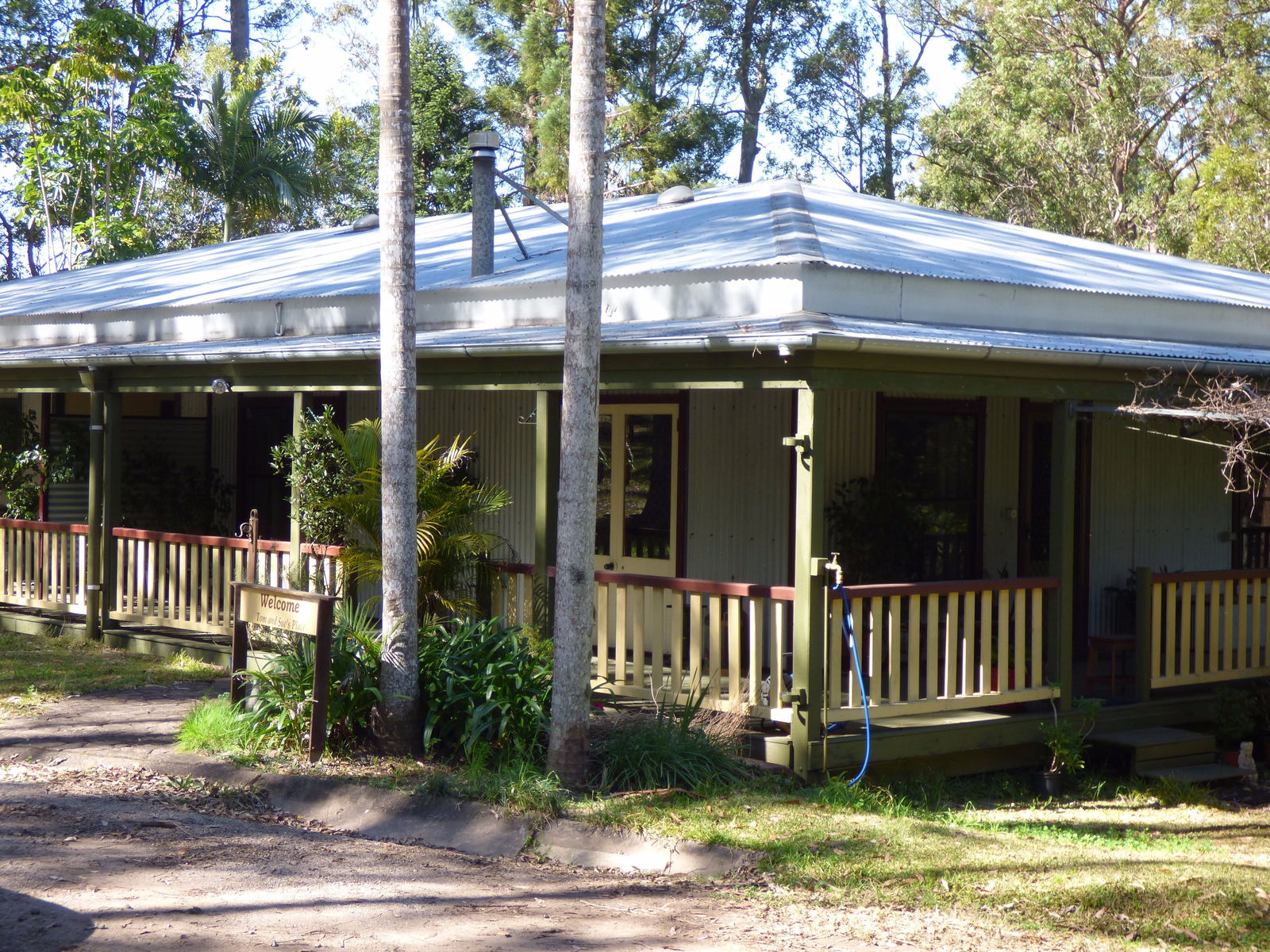 Gladstone NSW Airlie Beach Holiday