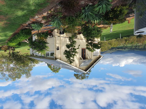 Vanbery Cottage Host Farm - Airlie Beach Holiday 0