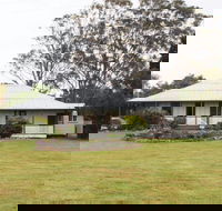 Vineyard Cottage - Airlie Beach Holiday