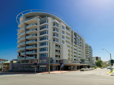 Adina Apartment Hotel Wollongong - Airlie Beach Holiday 0