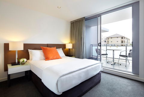 Adina Apartment Hotel Wollongong - Airlie Beach Holiday 2
