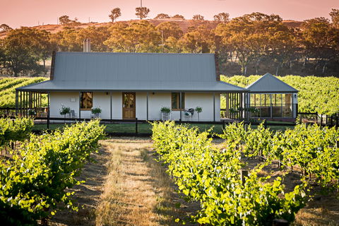 Brockenchack Vineyard Luxury Bed & Breakfast - Airlie Beach Holiday 0