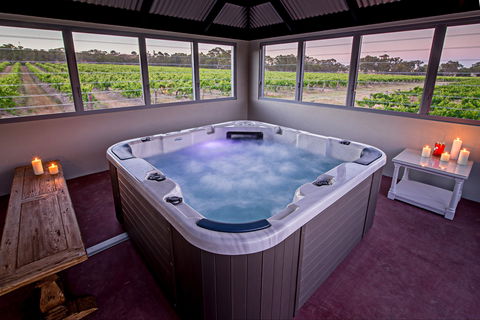 Brockenchack Vineyard Luxury Bed & Breakfast - Airlie Beach Holiday 2