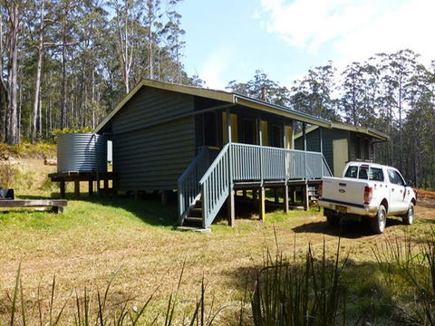 Daisy Plains Huts - Airlie Beach Holiday 0
