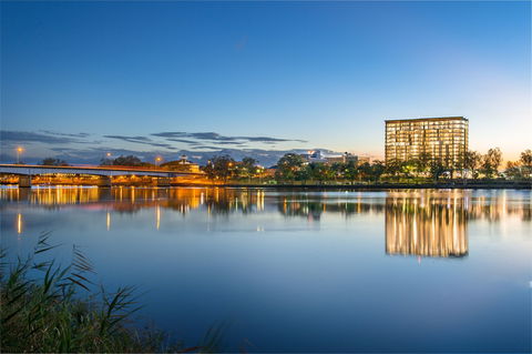 Empire Apartment Hotel - Airlie Beach Holiday 0
