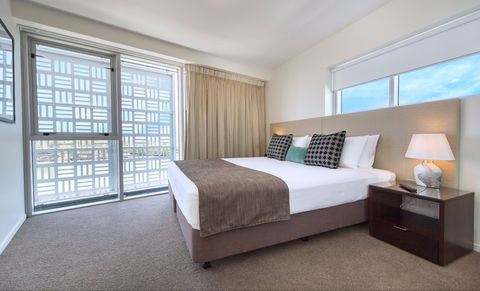 Empire Apartment Hotel - Airlie Beach Holiday 1