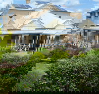 Grovely House Bed and Breakfast - Airlie Beach Holiday