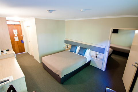 Lakeview Hotel Motel - Airlie Beach Holiday 2
