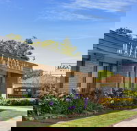 Maffra Motor Inn - Airlie Beach Holiday