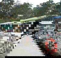 Clyde River Houseboats