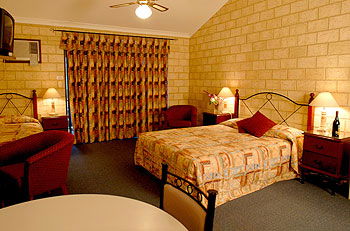Karri Forest Motel & Restaurant - Airlie Beach Holiday 3