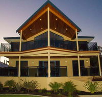 Nautica Lodge - Airlie Beach Holiday