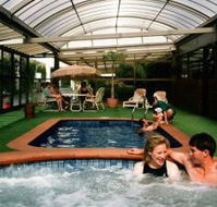Elm Court Motel - Airlie Beach Holiday