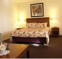 Armidale Pines Motel - Airlie Beach Holiday