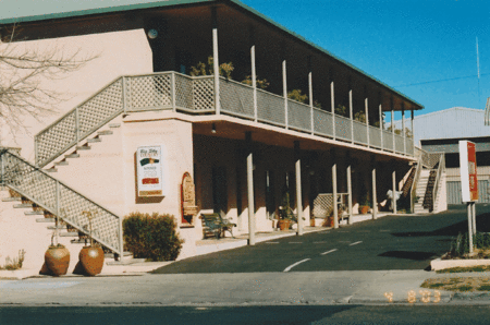 New England Motor Inn - Airlie Beach Holiday