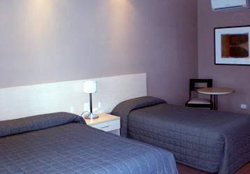 Adamstown Motor Inn - Airlie Beach Holiday 1