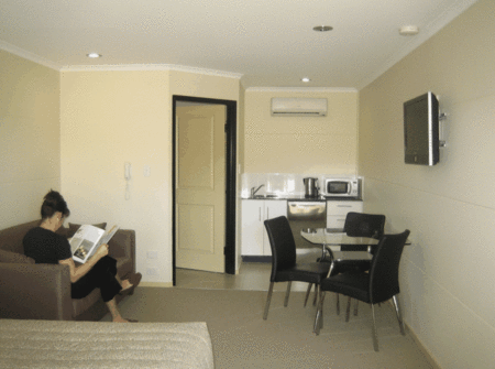 Balranald Club Motel - Airlie Beach Holiday