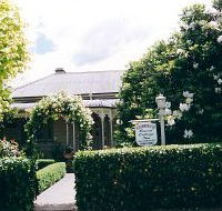 Bowral Cottage Inn - Airlie Beach Holiday