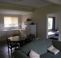 Lilacs Waterfront Villas and Cottages - Airlie Beach Holiday