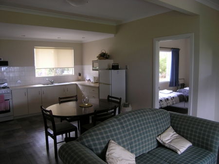 Lilacs Waterfront Villas And Cottages - Airlie Beach Holiday 0