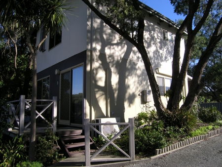 Lilacs Waterfront Villas And Cottages - Airlie Beach Holiday 4
