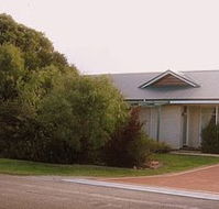 Acacia Grove Holiday House - Airlie Beach Holiday