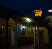 The Bull and Bush Tavern - Airlie Beach Holiday