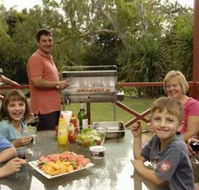 Discovery Holiday Parks - Lake Kununurra - Airlie Beach Holiday
