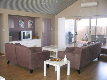 Caladenia Retreat Jurien Bay - Airlie Beach Holiday 4