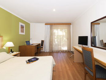 Ibis Styles Kununurra - Airlie Beach Holiday 4