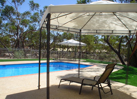Wave Rock Lakeside Resort And Caravan Park - Airlie Beach Holiday 1