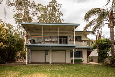78  River Lane Mannum -River Shack Rentals - Airlie Beach Holiday 0