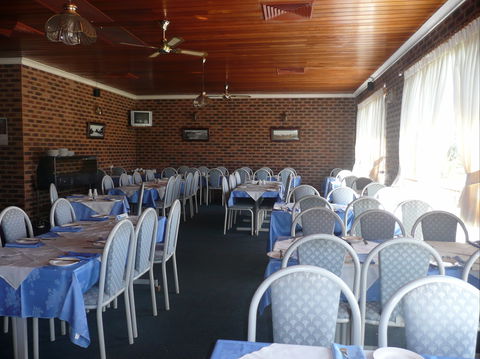 Big Trout Motor Inn - Airlie Beach Holiday 1