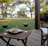 By the Beach B and B Holiday Apartments - Airlie Beach Holiday