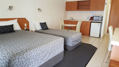 Carriers Arms Hotel Motel - Airlie Beach Holiday 1