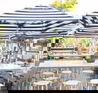 Cottesloe Beach Hotel - Airlie Beach Holiday